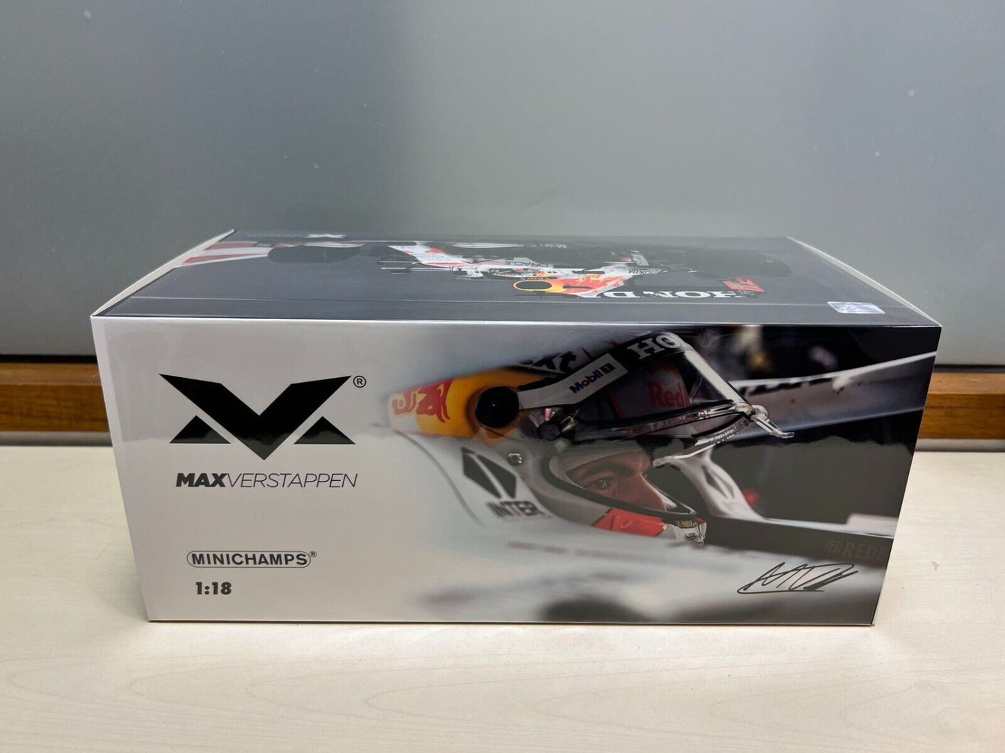 Max Verstappen #33 Red Bull RB16b GP Turquia 2021 Minichamps 1/18