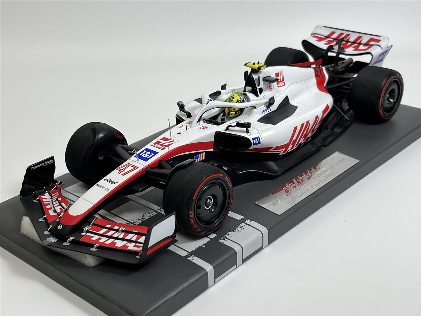Mick Schumacher #47 Haas GP de Bahrein 2022 Minichamps 1/18