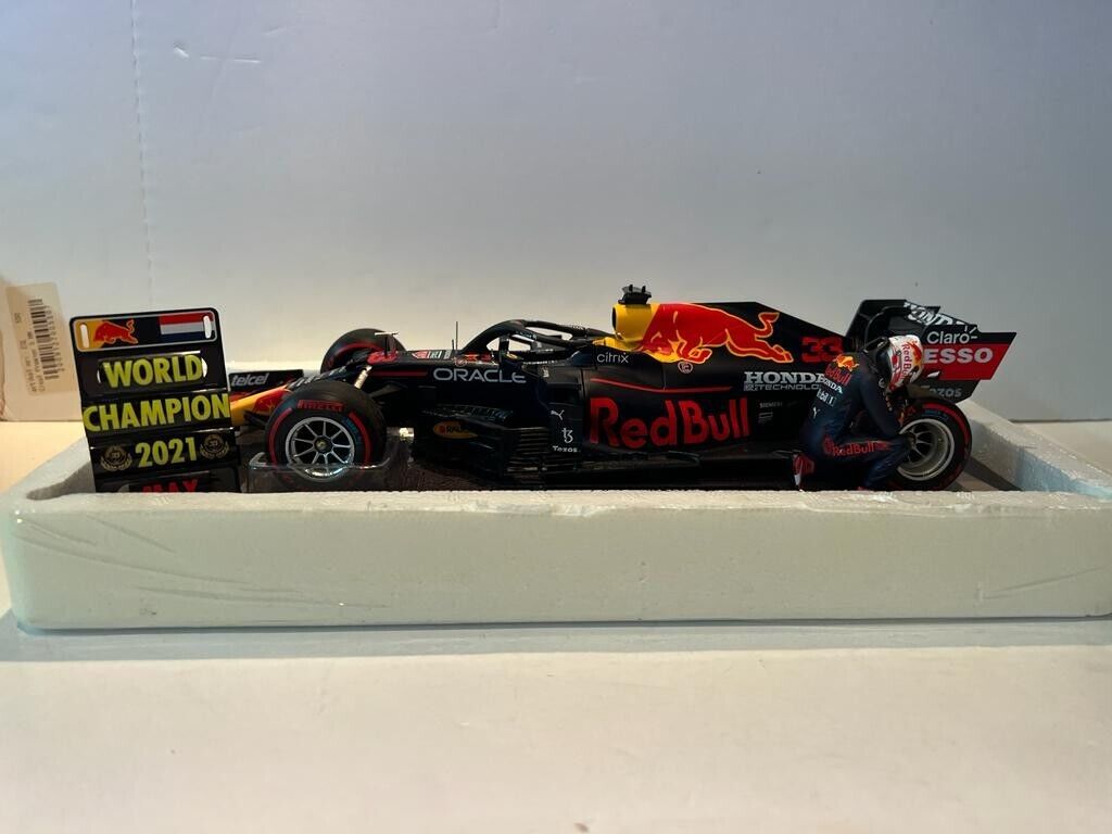 Max Verstappen #33 Red Bull RB16b GP Abu Dhabi 2021 Minichamps 1/18