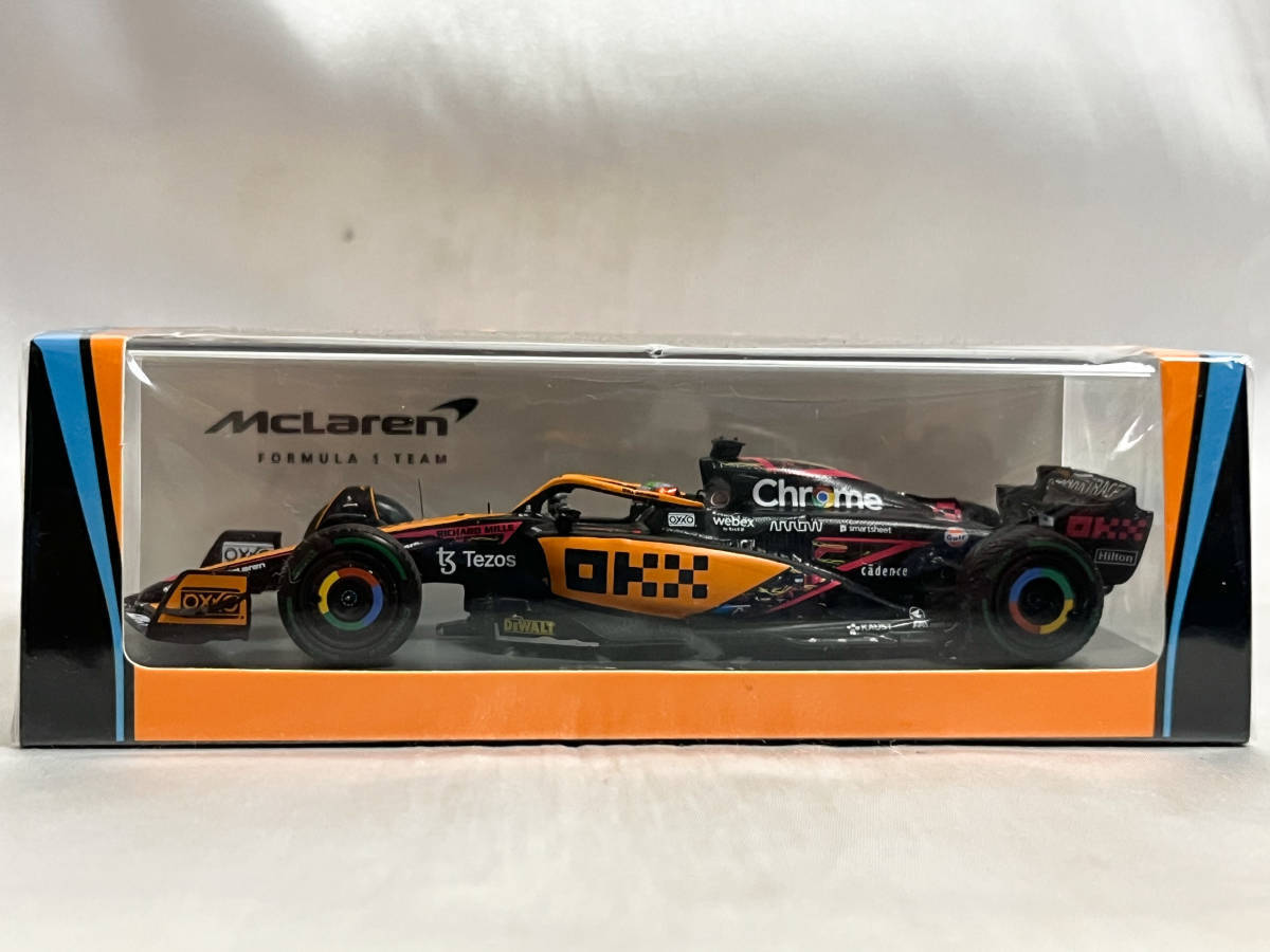 Daniel Ricciardo #3 McLaren MCL36 GP Singapur 2022 Spark 1/43