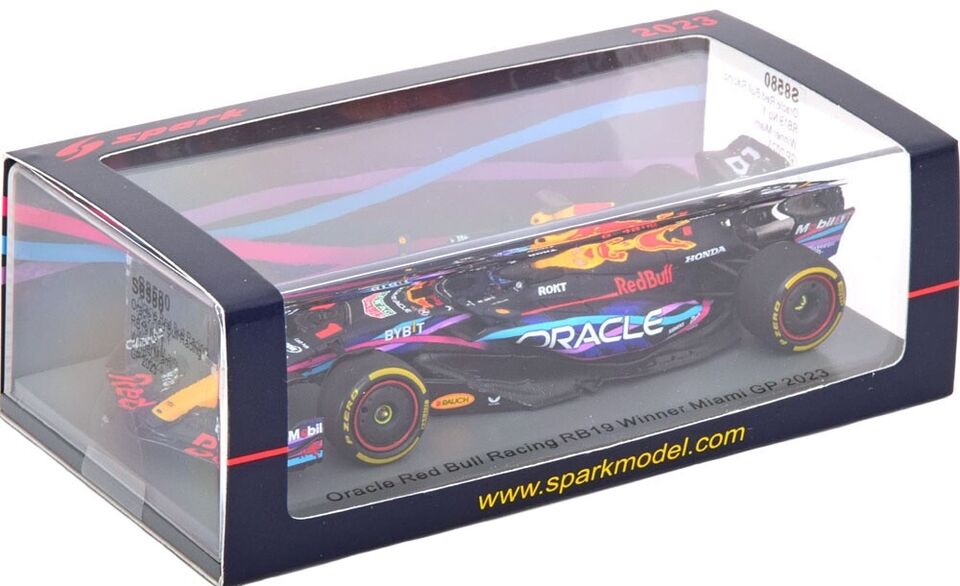 Max Verstappen #1 Red Bull RB19 Winner GP Miami 2023 Spark 1/43