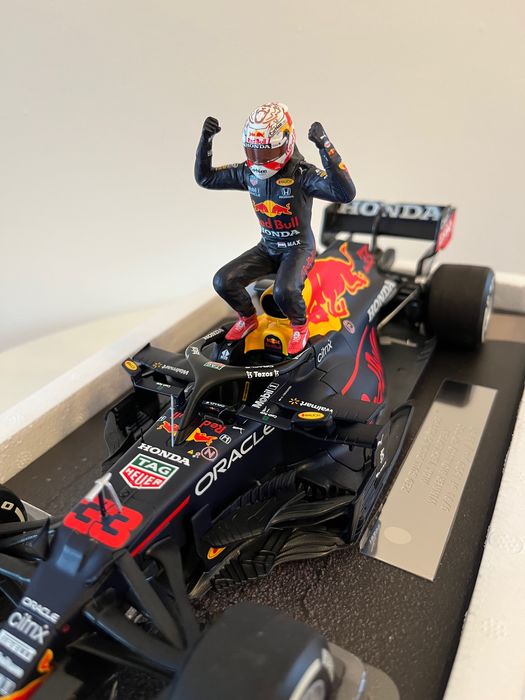 Max Verstappen #33 Red Bull RB16b Gp Mónaco 2021 Minichamps 1/18