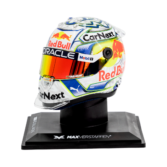 Casco de automovilismo hotsell