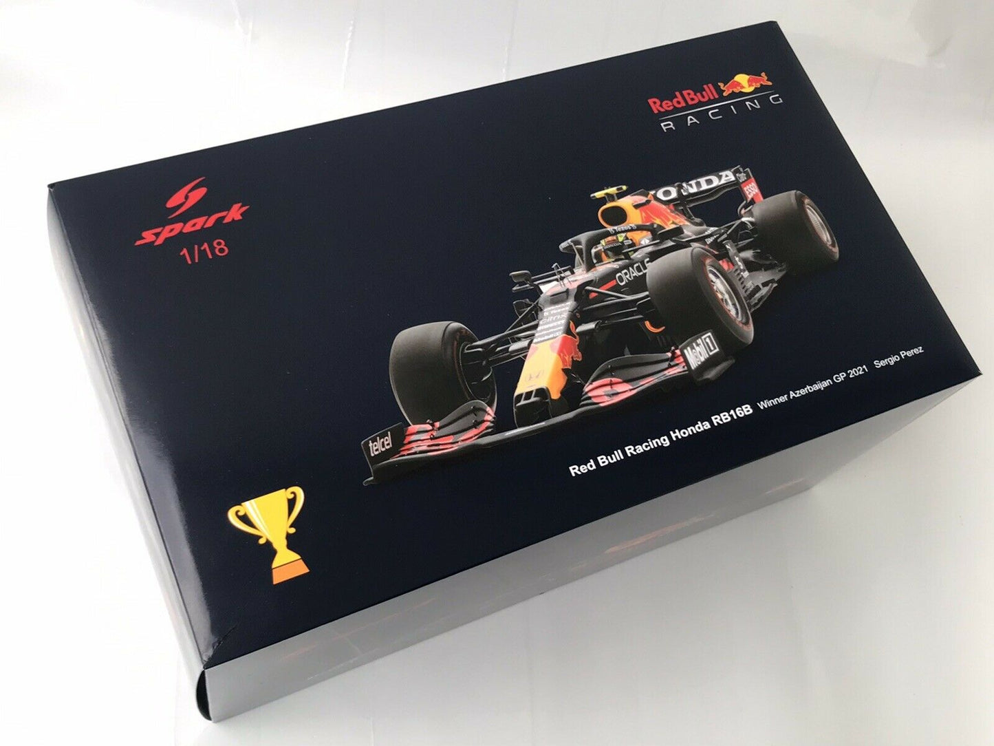 PITBOARD Sergio Perez #11 Red Bull Rb16b Azerbaijan Gp 2021 Spark 1/18