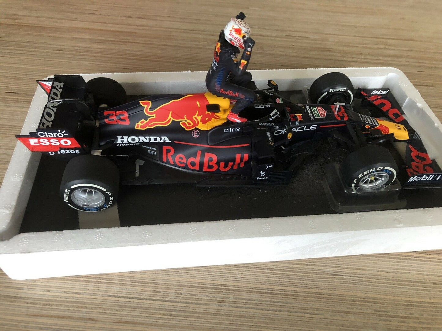 Max Verstappen #33 Red Bull RB16b Gp Mónaco 2021 Minichamps 1/18