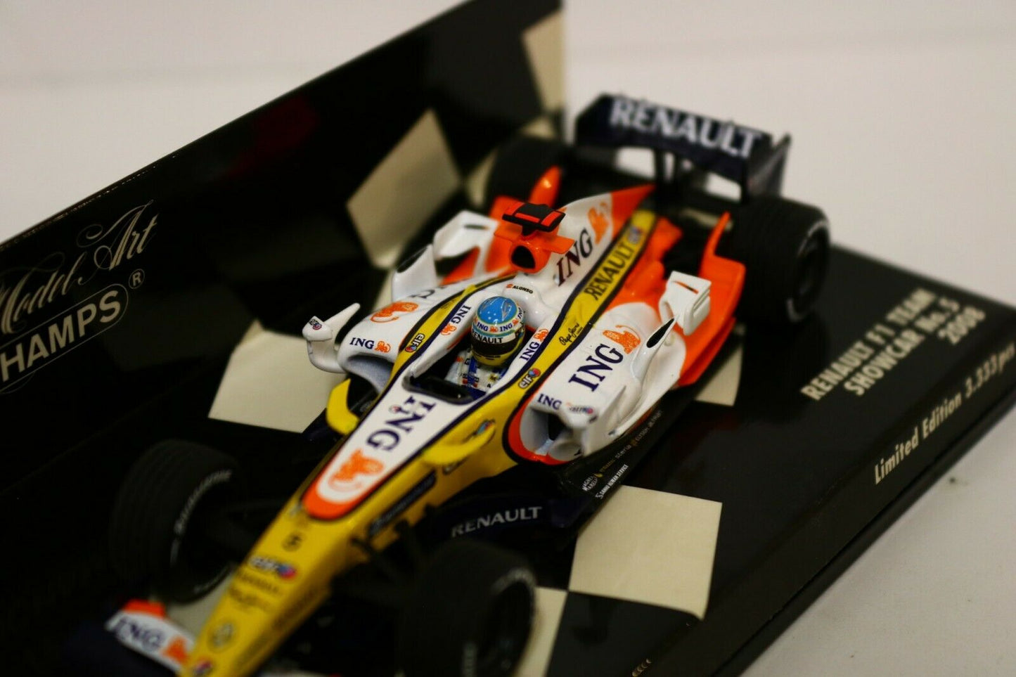 Fernando Alonso #5 Renault F1 Team Showcar 2008 Minichamps 1/43