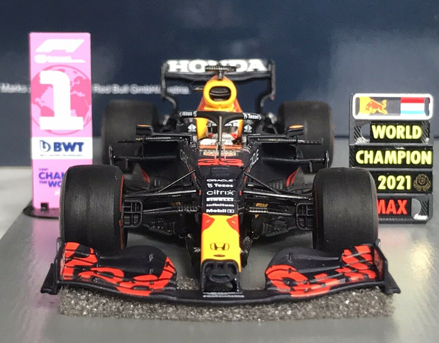 Max Verstappen Red Bull RB16B Winner Abu Dhabi GP 2021 Spark 1/43