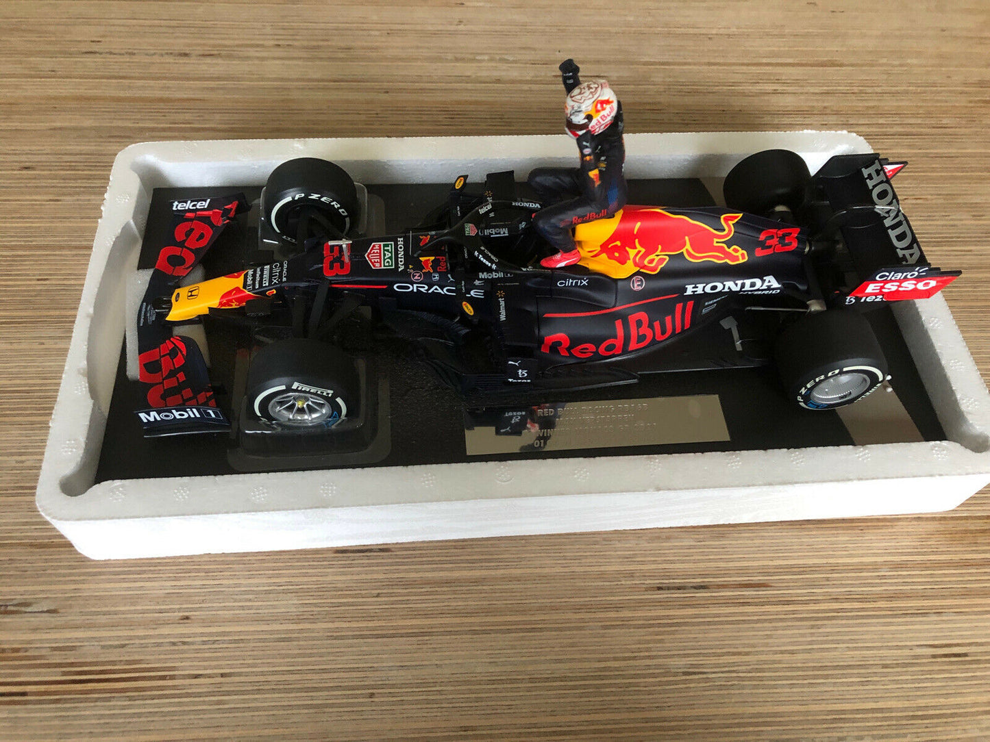 Max Verstappen #33 Red Bull RB16b Gp Mónaco 2021 Minichamps 1/18