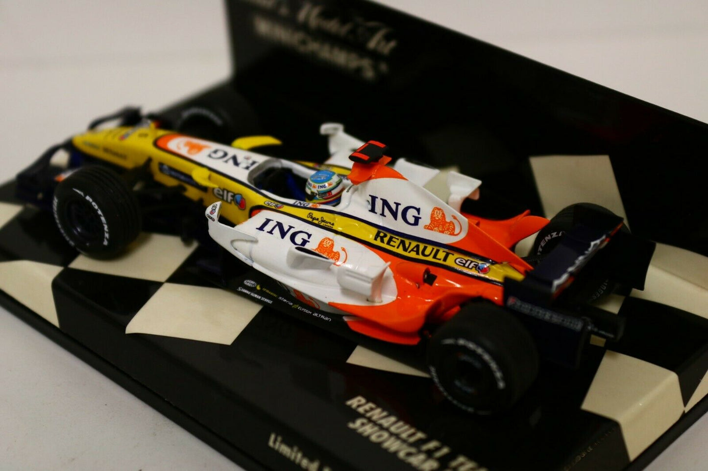 Fernando Alonso #5 Renault F1 Team Showcar 2008 Minichamps 1/43