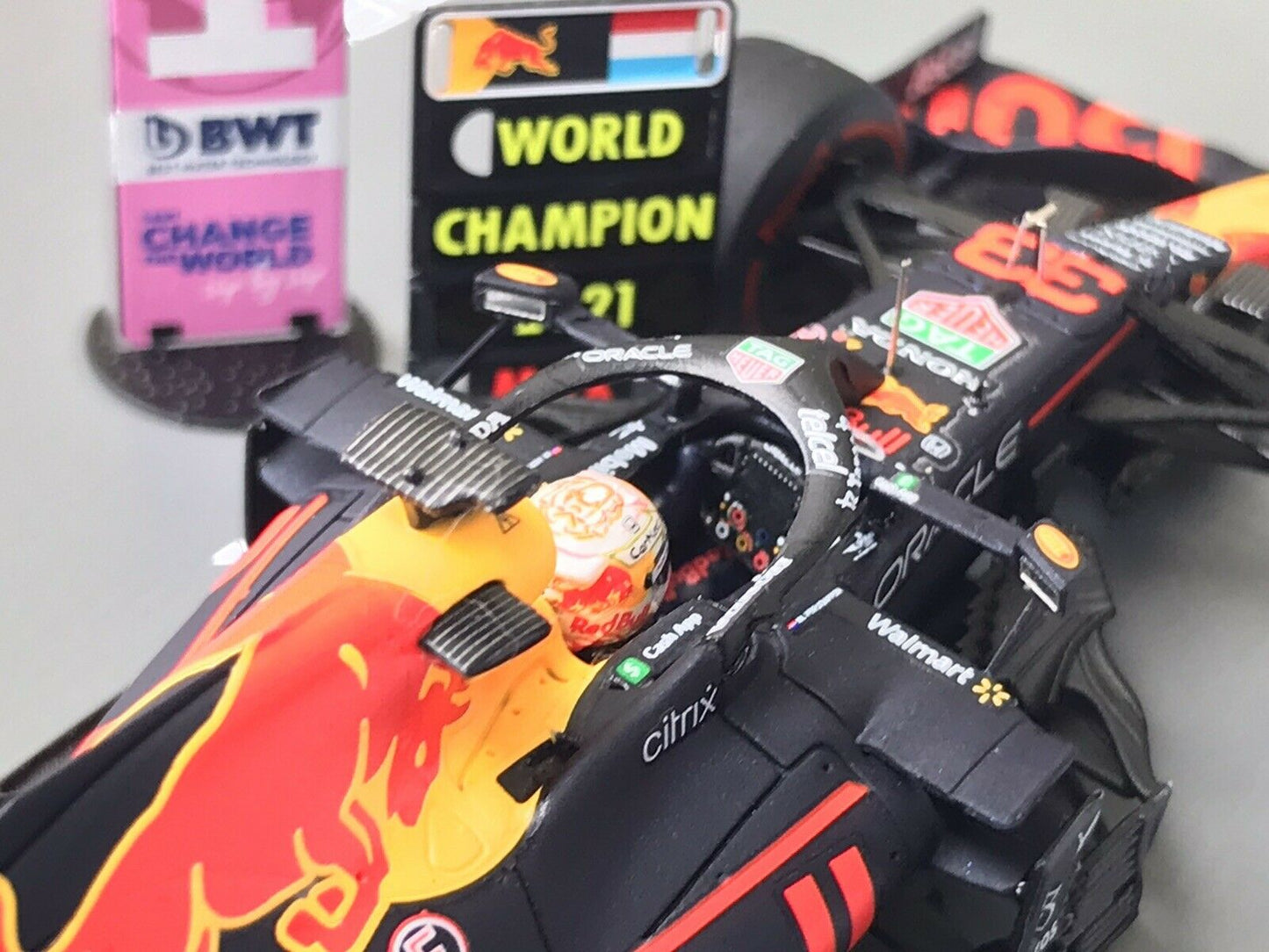 Max Verstappen Red Bull RB16B Winner Abu Dhabi GP 2021 Spark 1/43