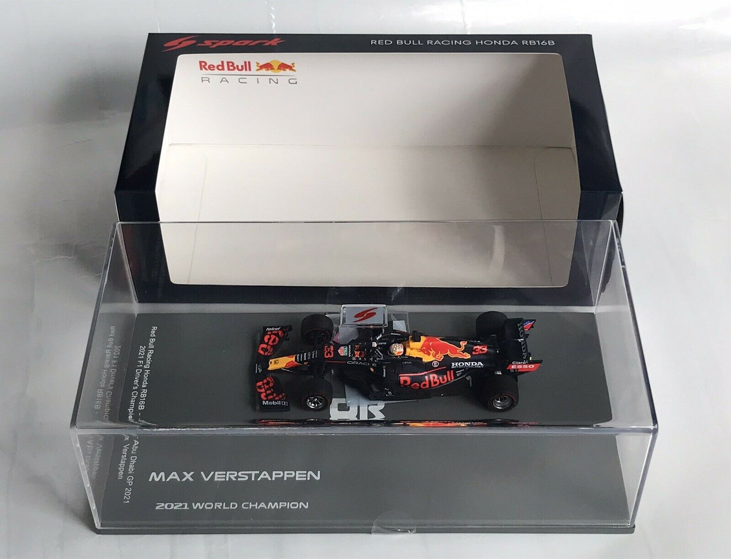 Max Verstappen Red Bull RB16B Winner Abu Dhabi GP 2021 Spark 1/43